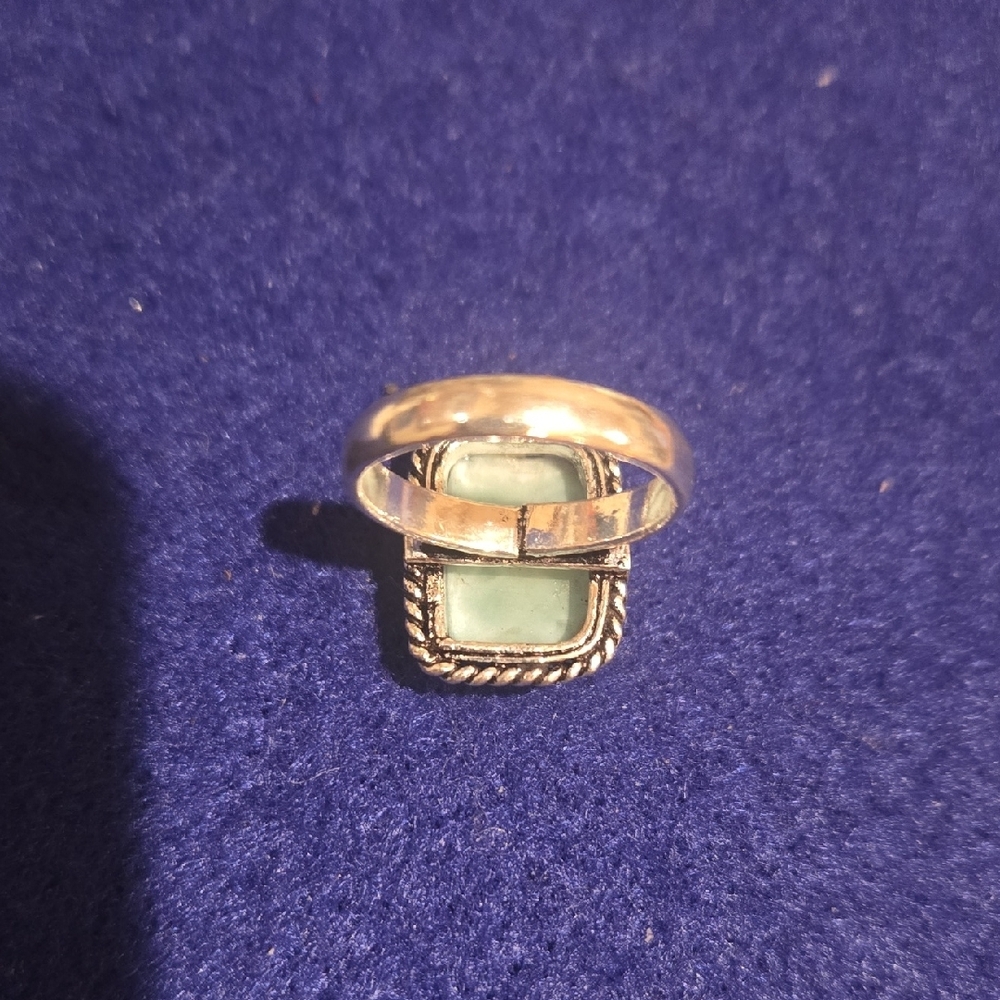 Chic Silver Ring with Larimar Stone - Picture 2 of 3